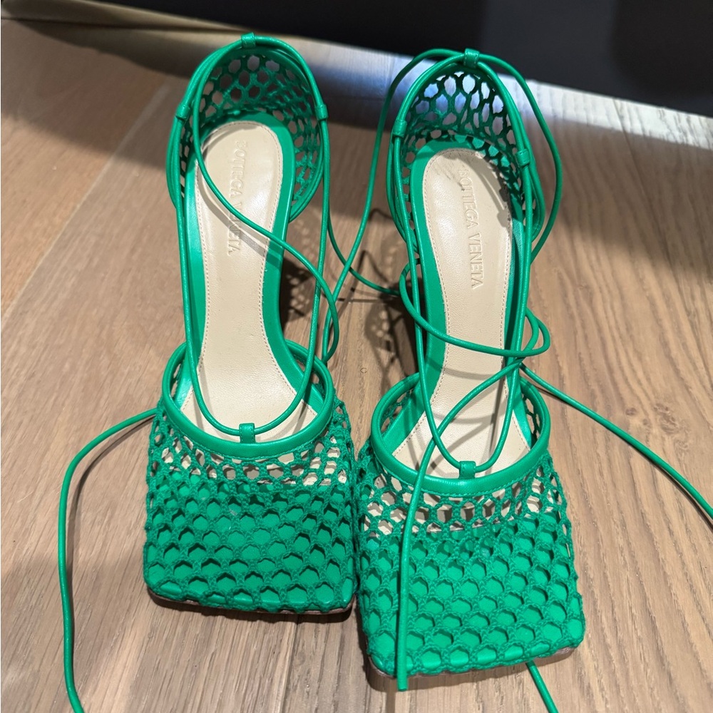 Bottega Veneta Green Heels with Woven Design and Ankle Straps